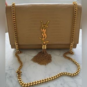 YSL - KATE MEDIUM TASSEL IN CROCODILE-EMBOSSED LEATHER BAG DARK BEIGE